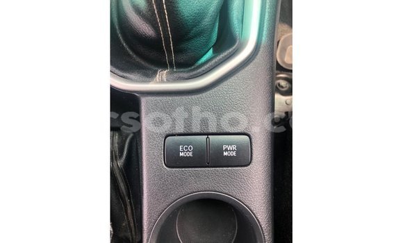 Sayi Imported Toyota Hilux White Mota in Import - Dubai a Maseru Sayi Imported Toyota Hilux White Mota in Import - Dubai a Maseru