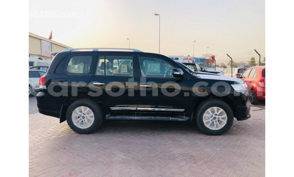 Acheter Import Voiture Toyota Land Cruiser Noir à Import - Dubai, Maseru Acheter Import Voiture Toyota Land Cruiser Noir à Import - Dubai, Maseru