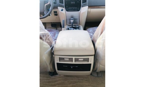 Acheter Import Voiture Toyota Land Cruiser Noir à Import - Dubai, Maseru Acheter Import Voiture Toyota Land Cruiser Noir à Import - Dubai, Maseru