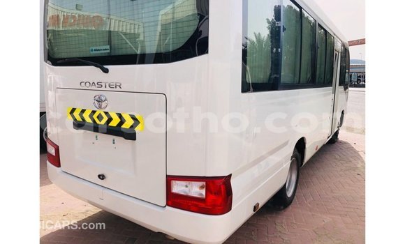 Sayi Imported Toyota Coaster White Mota in Import - Dubai a Maseru Sayi Imported Toyota Coaster White Mota in Import - Dubai a Maseru