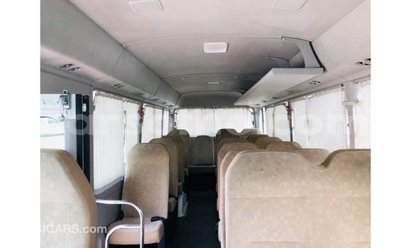 Sayi Imported Toyota Coaster White Mota in Import - Dubai a Maseru Sayi Imported Toyota Coaster White Mota in Import - Dubai a Maseru