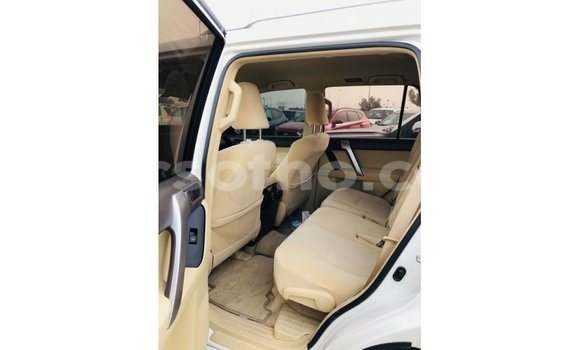 Acheter Import Voiture Toyota Prado Blanc à Import - Dubai, Maseru Acheter Import Voiture Toyota Prado Blanc à Import - Dubai, Maseru