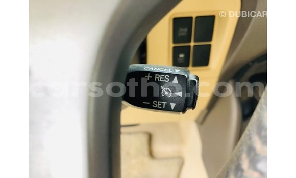 Acheter Import Voiture Toyota Prado Blanc à Import - Dubai, Maseru Acheter Import Voiture Toyota Prado Blanc à Import - Dubai, Maseru
