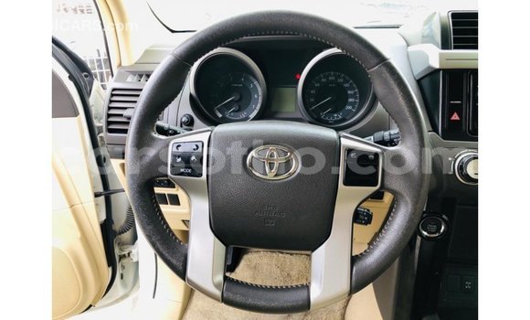 Acheter Import Voiture Toyota Prado Blanc à Import - Dubai, Maseru Acheter Import Voiture Toyota Prado Blanc à Import - Dubai, Maseru