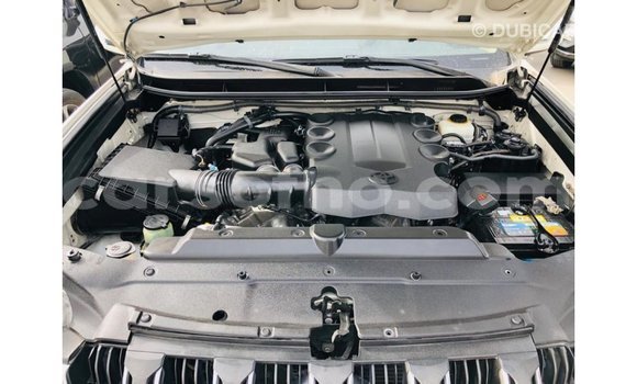 Acheter Import Voiture Toyota Prado Blanc à Import - Dubai, Maseru Acheter Import Voiture Toyota Prado Blanc à Import - Dubai, Maseru