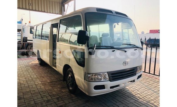 Acheter Import Voiture Toyota Coaster Blanc à Import - Dubai, Maseru Acheter Import Voiture Toyota Coaster Blanc à Import - Dubai, Maseru