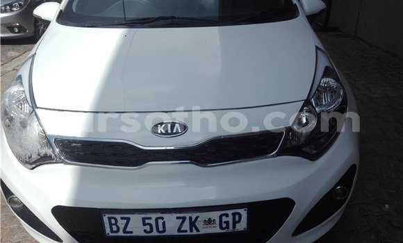 Sayi Na hannu Kia Rio White Mota in Peka a Leribe