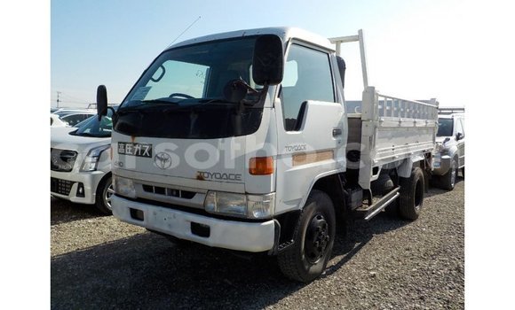 Acheter Import Voiture Toyota Dyna Blanc à Import - Dubai, Maseru Acheter Import Voiture Toyota Dyna Blanc à Import - Dubai, Maseru