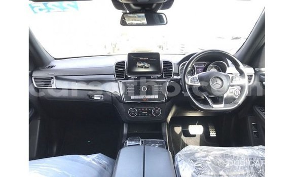 Sayi Imported Mercedes-Benz 190 White Mota in Import - Dubai a Maseru Sayi Imported Mercedes-Benz 190 White Mota in Import - Dubai a Maseru