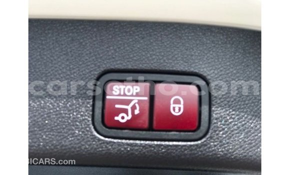 Sayi Imported Mercedes-Benz 190 White Mota in Import - Dubai a Maseru Sayi Imported Mercedes-Benz 190 White Mota in Import - Dubai a Maseru