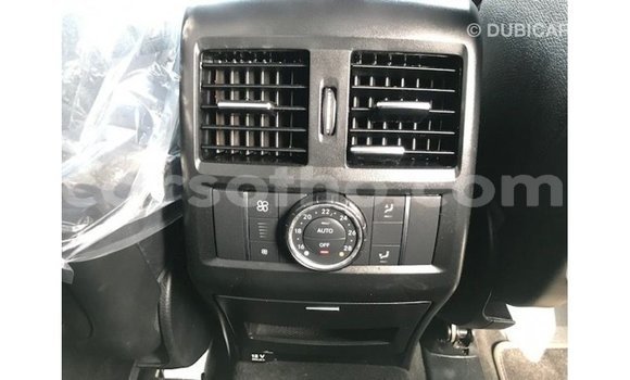 Sayi Imported Mercedes-Benz 190 White Mota in Import - Dubai a Maseru Sayi Imported Mercedes-Benz 190 White Mota in Import - Dubai a Maseru