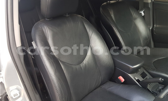 Acheter Occasion Voiture Toyota RAV4 Gris à Peka, Leribe Acheter Occasion Voiture Toyota RAV4 Gris à Peka, Leribe