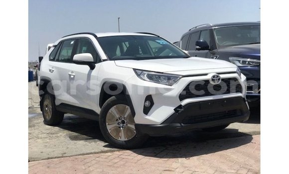 Buy Import Toyota 4Runner White Car in Import - Dubai in Maseru Buy Import Toyota 4Runner White Car in Import - Dubai in Maseru