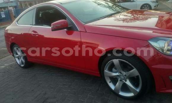 Acheter Occasion Voiture Mercedes-Benz C–Class Rouge à Peka, Leribe Acheter Occasion Voiture Mercedes-Benz C–Class Rouge à Peka, Leribe