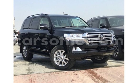 Sayi Imported Toyota Land Cruiser Black Mota in Import - Dubai a Maseru Sayi Imported Toyota Land Cruiser Black Mota in Import - Dubai a Maseru