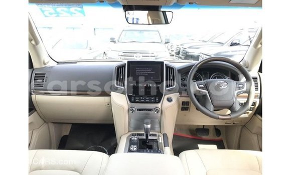 Sayi Imported Toyota Land Cruiser Black Mota in Import - Dubai a Maseru Sayi Imported Toyota Land Cruiser Black Mota in Import - Dubai a Maseru