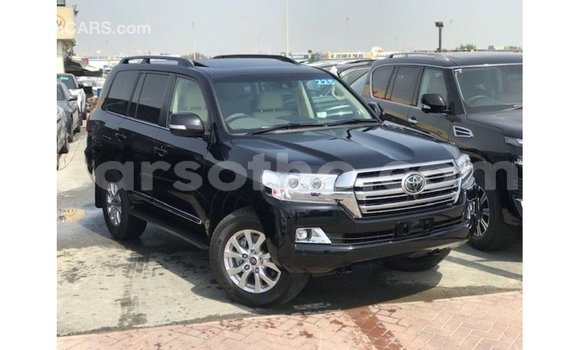 Sayi Imported Toyota Land Cruiser Black Mota in Import - Dubai a Maseru Sayi Imported Toyota Land Cruiser Black Mota in Import - Dubai a Maseru