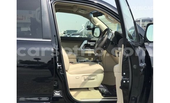 Sayi Imported Toyota Land Cruiser Black Mota in Import - Dubai a Maseru Sayi Imported Toyota Land Cruiser Black Mota in Import - Dubai a Maseru