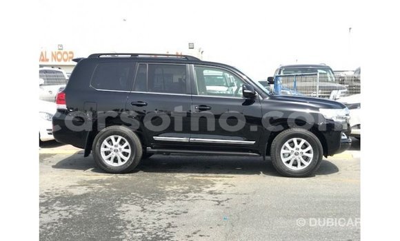 Sayi Imported Toyota Land Cruiser Black Mota in Import - Dubai a Maseru Sayi Imported Toyota Land Cruiser Black Mota in Import - Dubai a Maseru