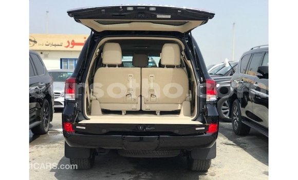Sayi Imported Toyota Land Cruiser Black Mota in Import - Dubai a Maseru Sayi Imported Toyota Land Cruiser Black Mota in Import - Dubai a Maseru