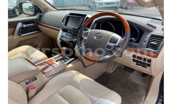 Sayi Imported Toyota Land Cruiser Black Mota in Import - Dubai a Maseru Sayi Imported Toyota Land Cruiser Black Mota in Import - Dubai a Maseru