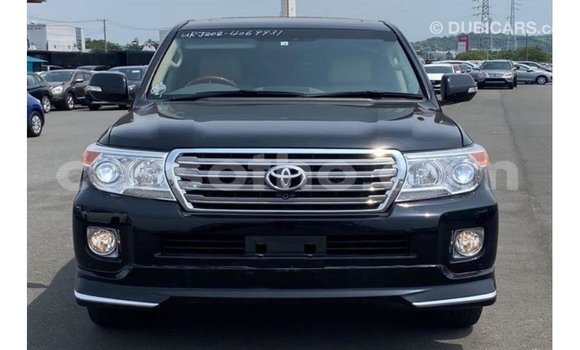 Sayi Imported Toyota Land Cruiser Black Mota in Import - Dubai a Maseru Sayi Imported Toyota Land Cruiser Black Mota in Import - Dubai a Maseru