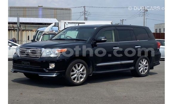 Sayi Imported Toyota Land Cruiser Black Mota in Import - Dubai a Maseru Sayi Imported Toyota Land Cruiser Black Mota in Import - Dubai a Maseru