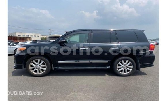 Sayi Imported Toyota Land Cruiser Black Mota in Import - Dubai a Maseru Sayi Imported Toyota Land Cruiser Black Mota in Import - Dubai a Maseru