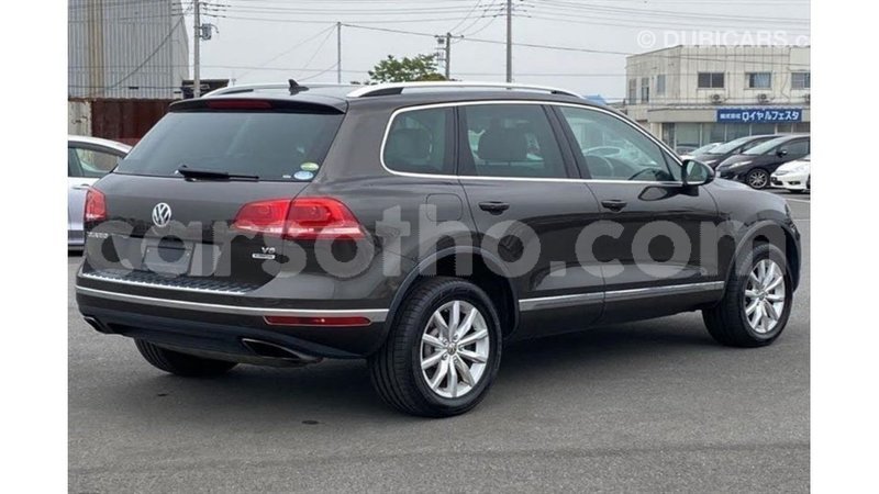 Big with watermark volkswagen touareg maseru import dubai 19267