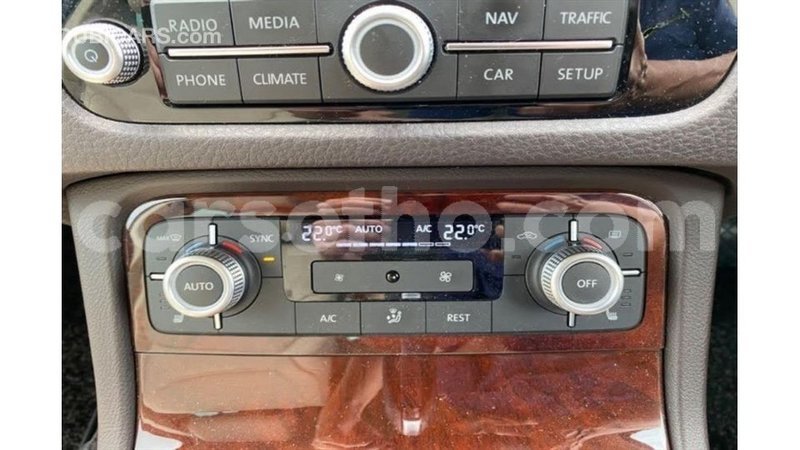 Big with watermark volkswagen touareg maseru import dubai 19267