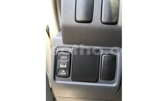 Acheter Import Voiture Toyota Land Cruiser Blanc à Import - Dubai, Maseru Acheter Import Voiture Toyota Land Cruiser Blanc à Import - Dubai, Maseru