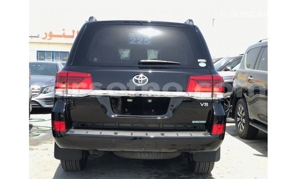 Acheter Import Voiture Toyota Land Cruiser Noir à Import - Dubai, Maseru Acheter Import Voiture Toyota Land Cruiser Noir à Import - Dubai, Maseru