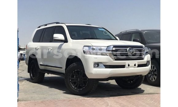 اشتري Imported Toyota Land Cruiser White سيارة في Import - Dubai في Maseru اشتري Imported Toyota Land Cruiser White سيارة في Import - Dubai في Maseru