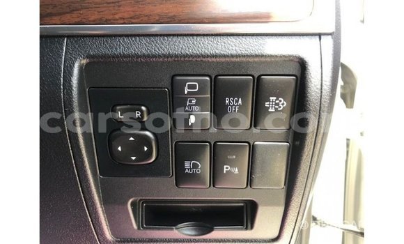 اشتري Imported Toyota Land Cruiser White سيارة في Import - Dubai في Maseru اشتري Imported Toyota Land Cruiser White سيارة في Import - Dubai في Maseru