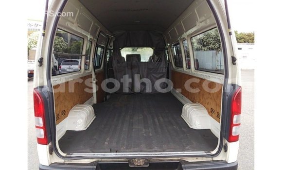 Acheter Import Voiture Toyota Hiace Blanc à Import - Dubai, Maseru Acheter Import Voiture Toyota Hiace Blanc à Import - Dubai, Maseru