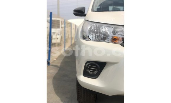 Acheter Import Voiture Toyota Hilux Blanc à Import - Dubai, Maseru Acheter Import Voiture Toyota Hilux Blanc à Import - Dubai, Maseru
