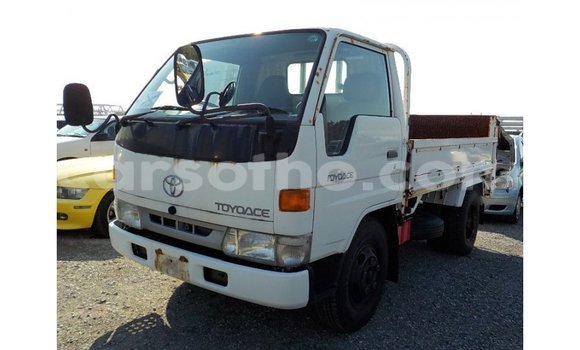 Acheter Import Voiture Toyota Dyna Blanc à Import - Dubai, Maseru Acheter Import Voiture Toyota Dyna Blanc à Import - Dubai, Maseru