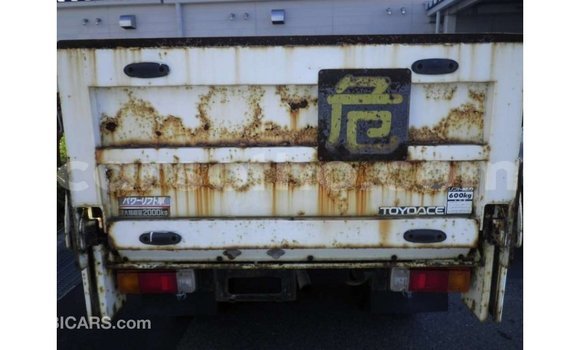 Acheter Import Voiture Toyota Dyna Blanc à Import - Dubai, Maseru Acheter Import Voiture Toyota Dyna Blanc à Import - Dubai, Maseru