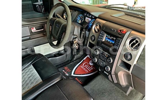 Buy Import Ford Club Wagon Red Car in Import - Dubai in Maseru Buy Import Ford Club Wagon Red Car in Import - Dubai in Maseru