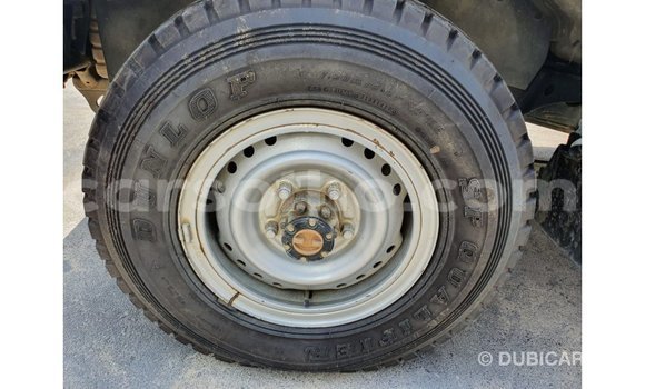 Acheter Import Voiture Toyota Land Cruiser Blanc à Import - Dubai, Maseru Acheter Import Voiture Toyota Land Cruiser Blanc à Import - Dubai, Maseru