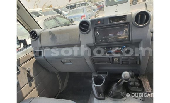 Acheter Import Voiture Toyota Land Cruiser Blanc à Import - Dubai, Maseru Acheter Import Voiture Toyota Land Cruiser Blanc à Import - Dubai, Maseru