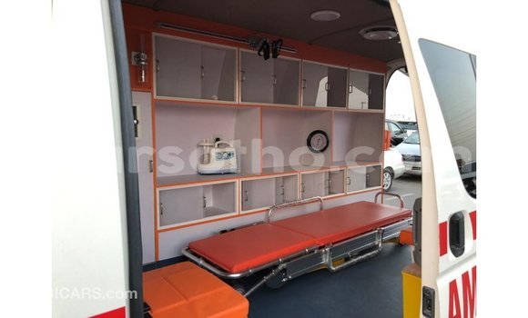 Acheter Import Voiture Toyota Hiace Blanc à Import - Dubai, Maseru Acheter Import Voiture Toyota Hiace Blanc à Import - Dubai, Maseru