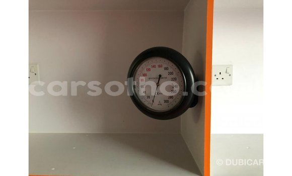 Acheter Import Voiture Toyota Hiace Blanc à Import - Dubai, Maseru Acheter Import Voiture Toyota Hiace Blanc à Import - Dubai, Maseru