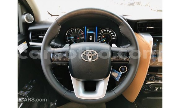 Sayi Imported Toyota Fortuner Black Mota in Import - Dubai a Maseru Sayi Imported Toyota Fortuner Black Mota in Import - Dubai a Maseru