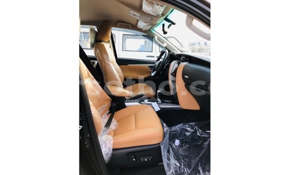 Sayi Imported Toyota Fortuner Black Mota in Import - Dubai a Maseru Sayi Imported Toyota Fortuner Black Mota in Import - Dubai a Maseru