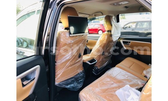 Sayi Imported Toyota Fortuner Black Mota in Import - Dubai a Maseru Sayi Imported Toyota Fortuner Black Mota in Import - Dubai a Maseru