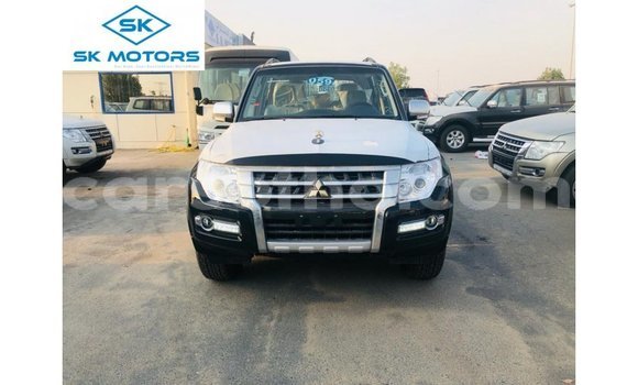 Sayi Imported Mitsubishi Pajero Black Mota in Import - Dubai a Maseru Sayi Imported Mitsubishi Pajero Black Mota in Import - Dubai a Maseru