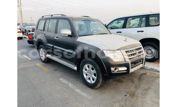 Sayi Imported Mitsubishi Pajero Black Mota in Import - Dubai a Maseru Sayi Imported Mitsubishi Pajero Black Mota in Import - Dubai a Maseru