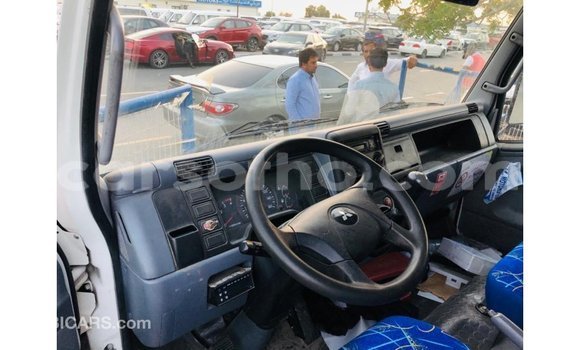 Sayi Imported Mitsubishi Carisma White Mota in Import - Dubai a Maseru Sayi Imported Mitsubishi Carisma White Mota in Import - Dubai a Maseru