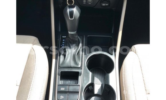 Acheter Import Voiture Hyundai Tucson Rouge à Import - Dubai, Maseru Acheter Import Voiture Hyundai Tucson Rouge à Import - Dubai, Maseru